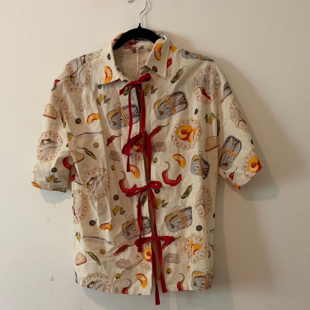 Lisa Says Gah Inspired Button Down